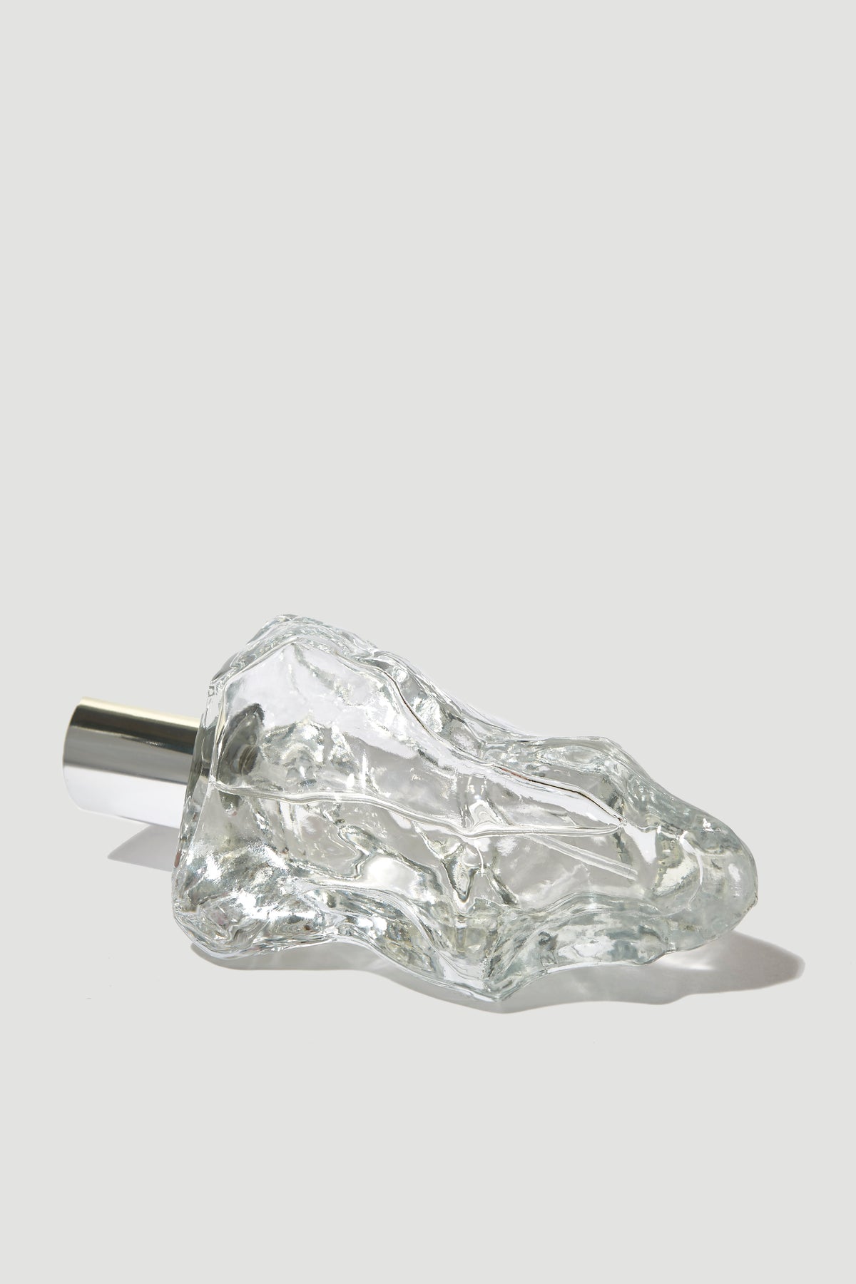 Neandertal Them – Eau de Parfum 30ml, bottle on its side